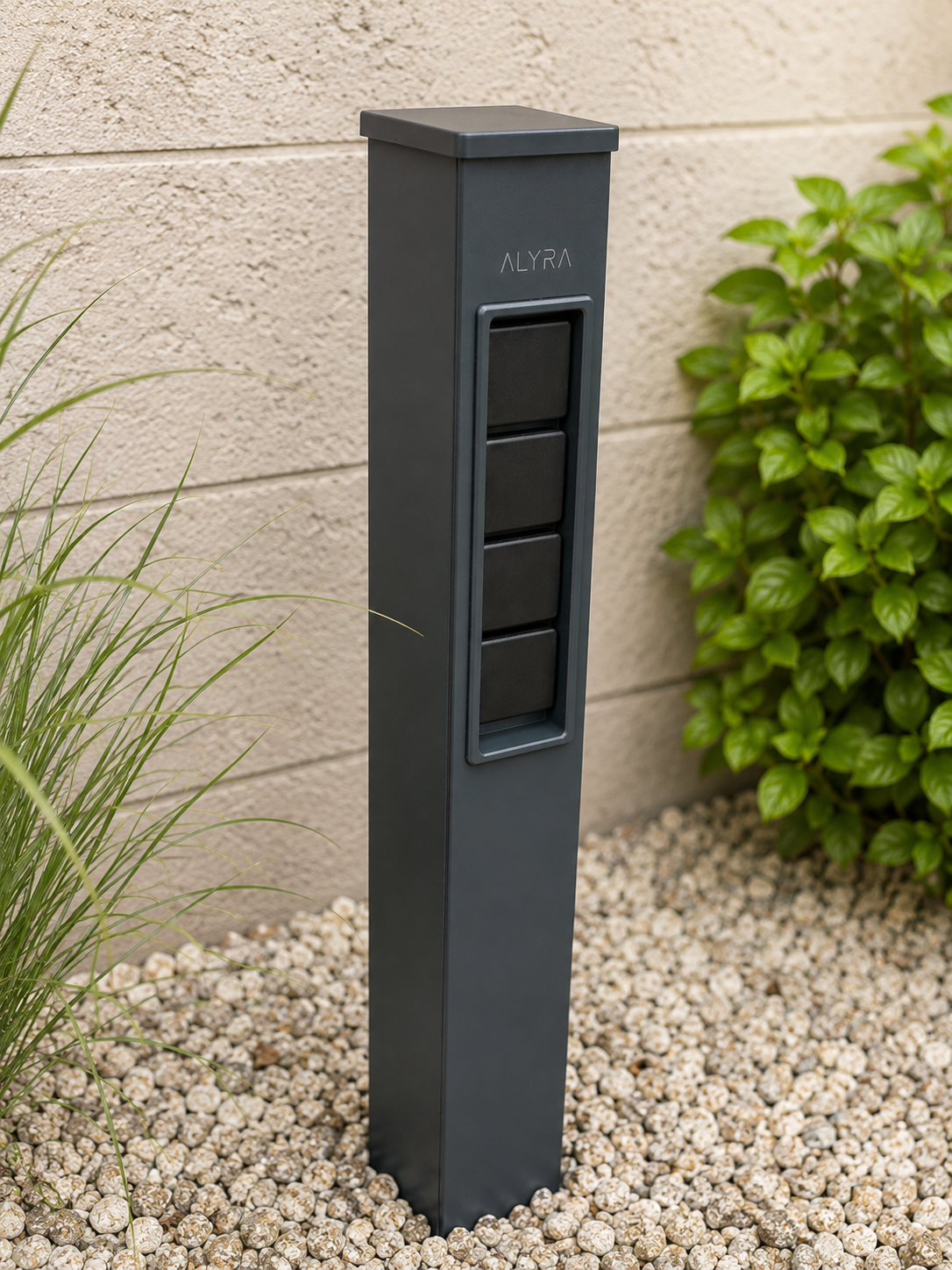 ALYRA E4 – Gartensäule mit 4 Steckdosen aus Aluminium
